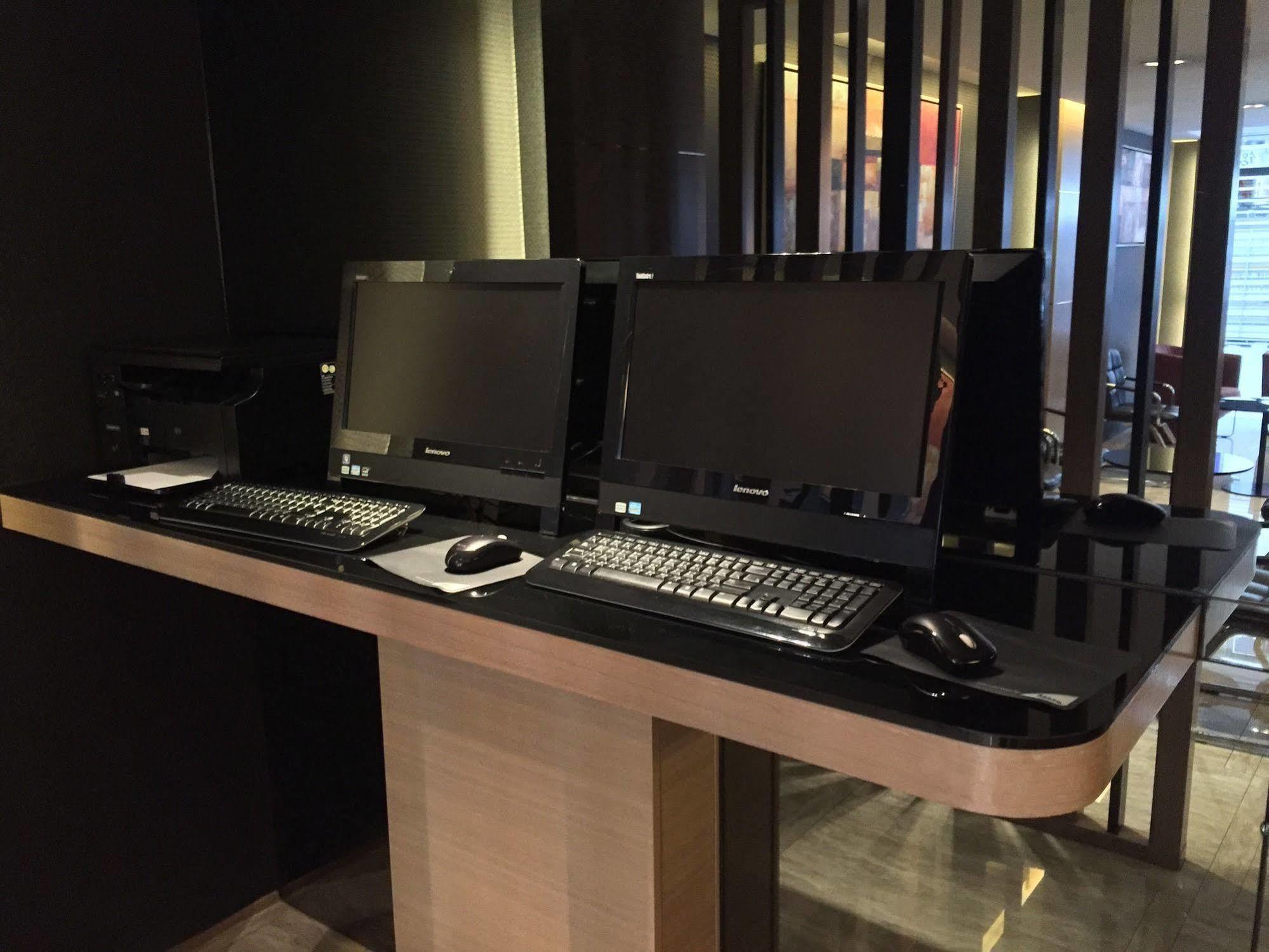 Metacity Mk 名廸旺角 Hongkong Zewnętrze zdjęcie